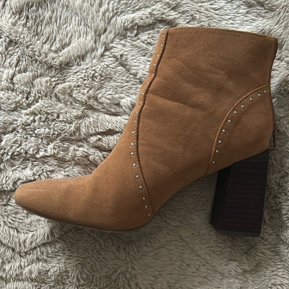 Lulus Brown Suede Booties - Picture 6 of 8